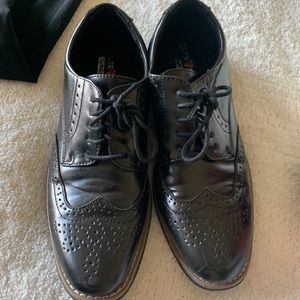 Boys dress shoes 5.5